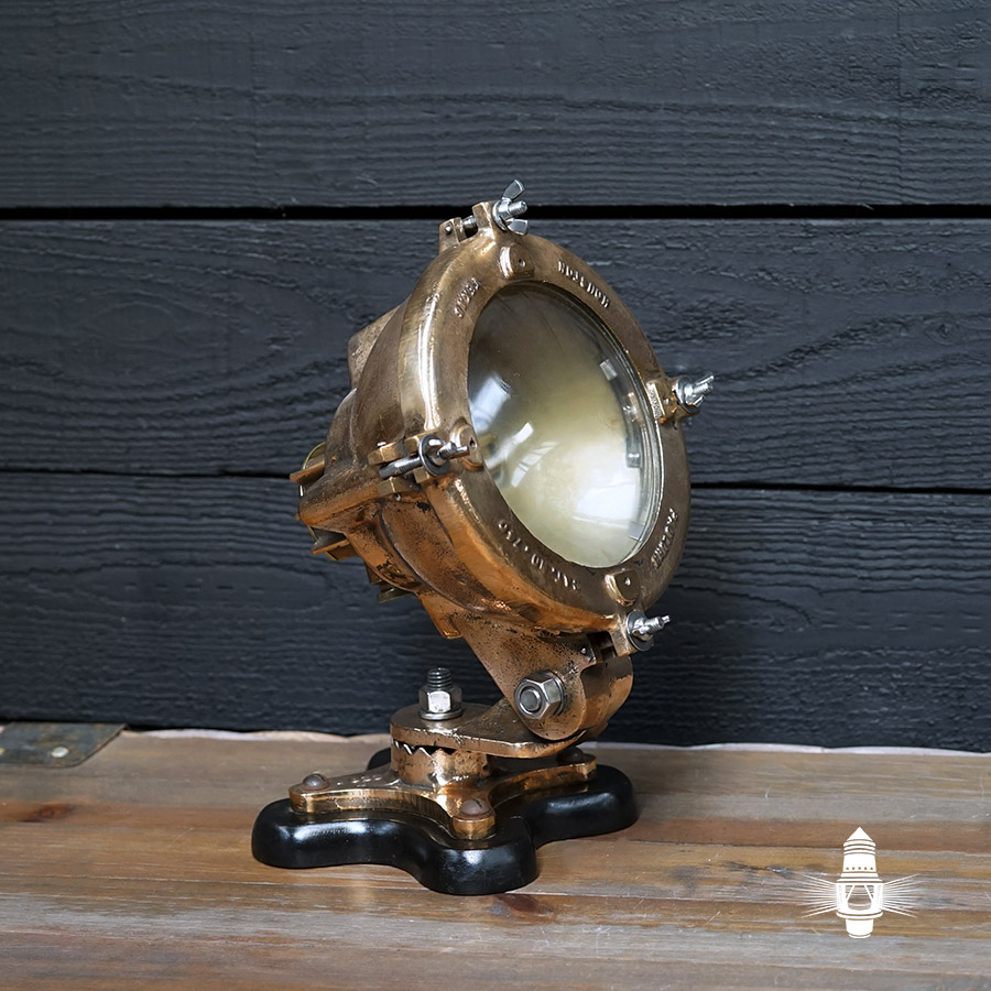 bronze fox lamp